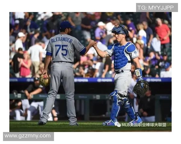 季后赛激战回顾:这一刻的坚韧与泪水铭刻心中